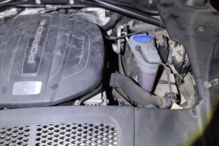 Used Porsche Macan 2014 Macan 2.0T Engine Bay Left