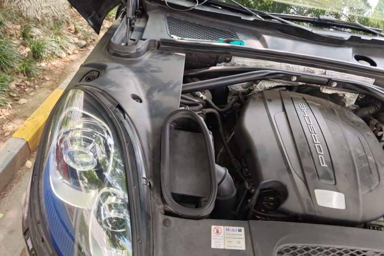 Used Porsche Macan 2014 Macan 2.0T Engine Bay Right