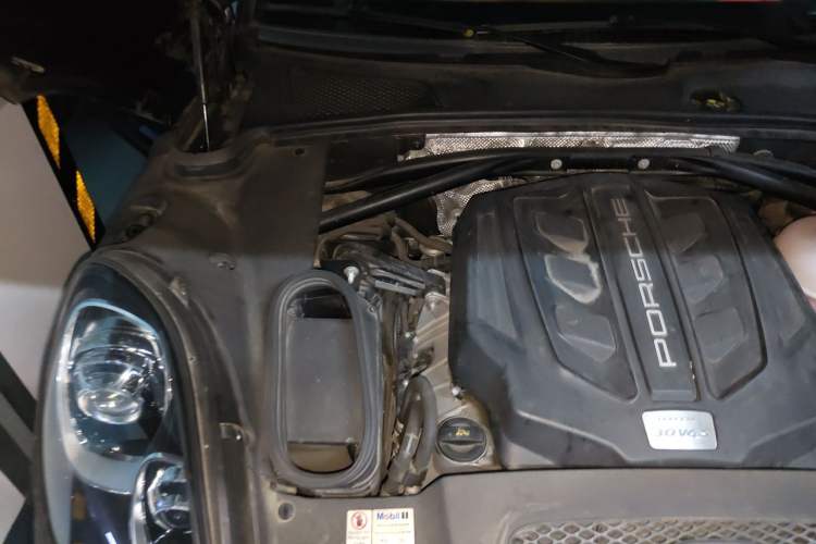 Used Porsche Macan 2014 Macan S 3.0T Engine Bay Right