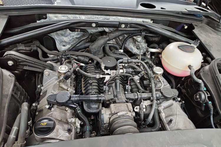 Used Porsche Macan 2014 Macan Turbo 3.6T Engine Bay
