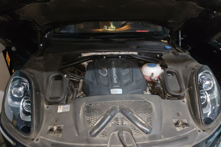Used Porsche Macan 2014 Macan S 3.0T Engine Bay