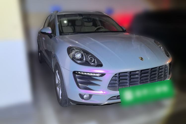 Used Porsche Macan 2014 Macan 2.0T Front Right 45 Deg