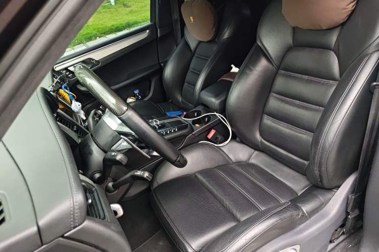 Used Porsche Macan 2014 Macan Turbo 3.6T Left Front Seat
