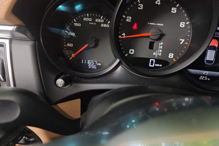 Used Porsche Macan 2014 Macan 2.0T Odometer Close Up