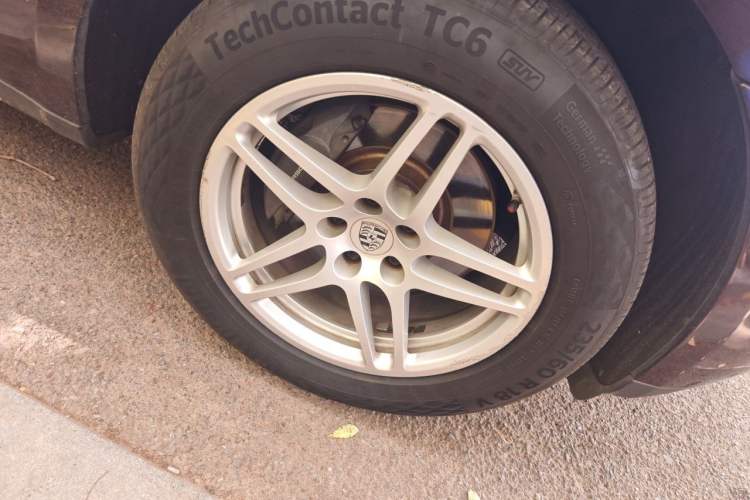 Used Porsche Macan 2014 Macan 2.0T Right Front Wheel Hub