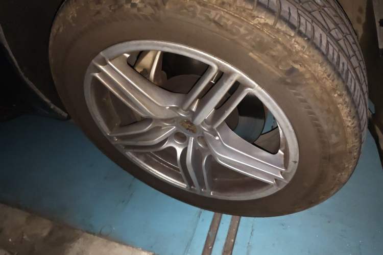 Used Porsche Macan 2014 Macan S 3.0T Right Front Wheel Hub