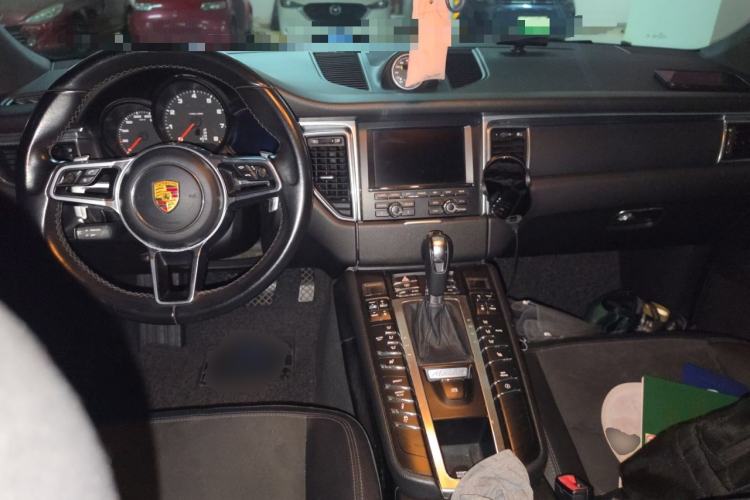 Used Porsche Macan 2014 Macan 2.0T Center Console