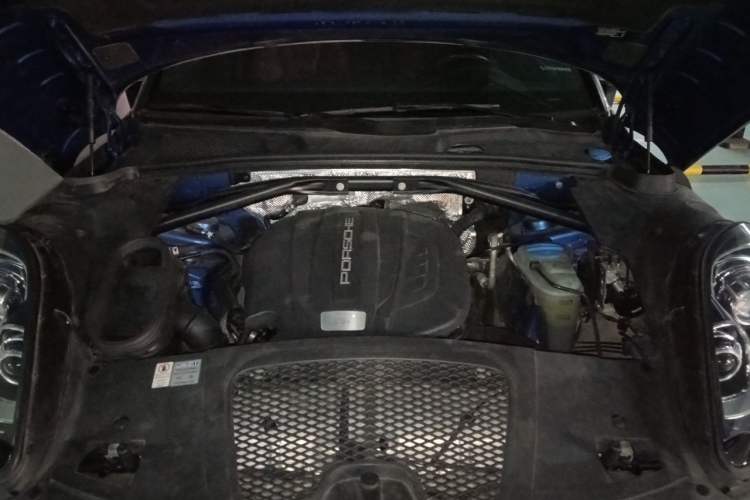 Used Porsche Macan 2014 Macan 2.0T Engine Bay