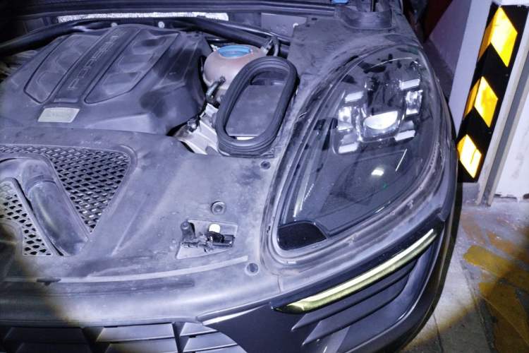 Used Porsche Macan 2014 Macan S 3.0T Engine Bay Left