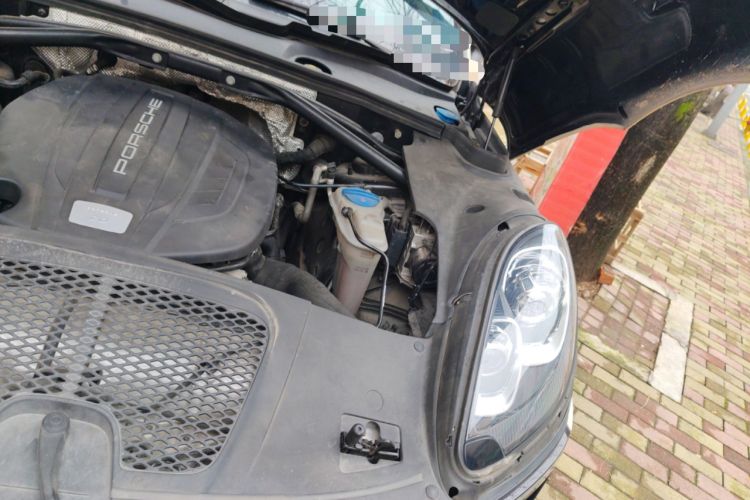 Used Porsche Macan 2014 Macan 2.0T Engine Bay Left