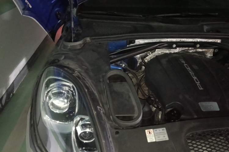 Used Porsche Macan 2014 Macan 2.0T Engine Bay Right