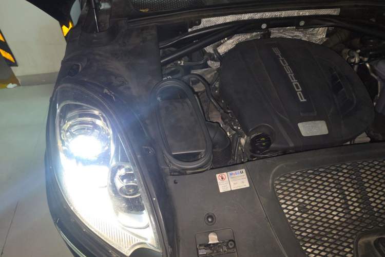 Used Porsche Macan 2014 Macan 2.0T Engine Bay Right