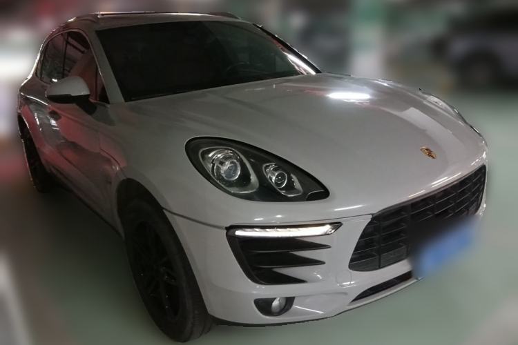 Used Porsche Macan 2014 Macan 2.0T Front Right 45 Deg