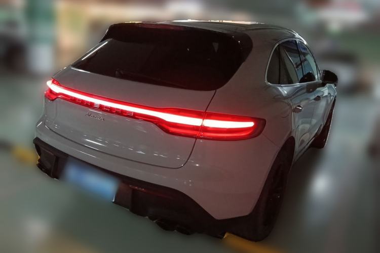 Used Porsche Macan 2014 Macan 2.0T Rear Right 45 Deg