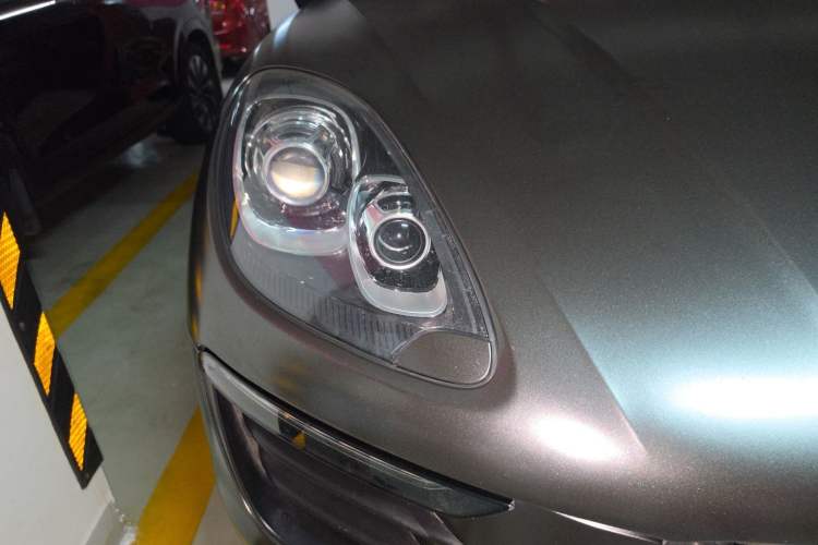 Used Porsche Macan 2014 Macan 2.0T Right Front Headlight
