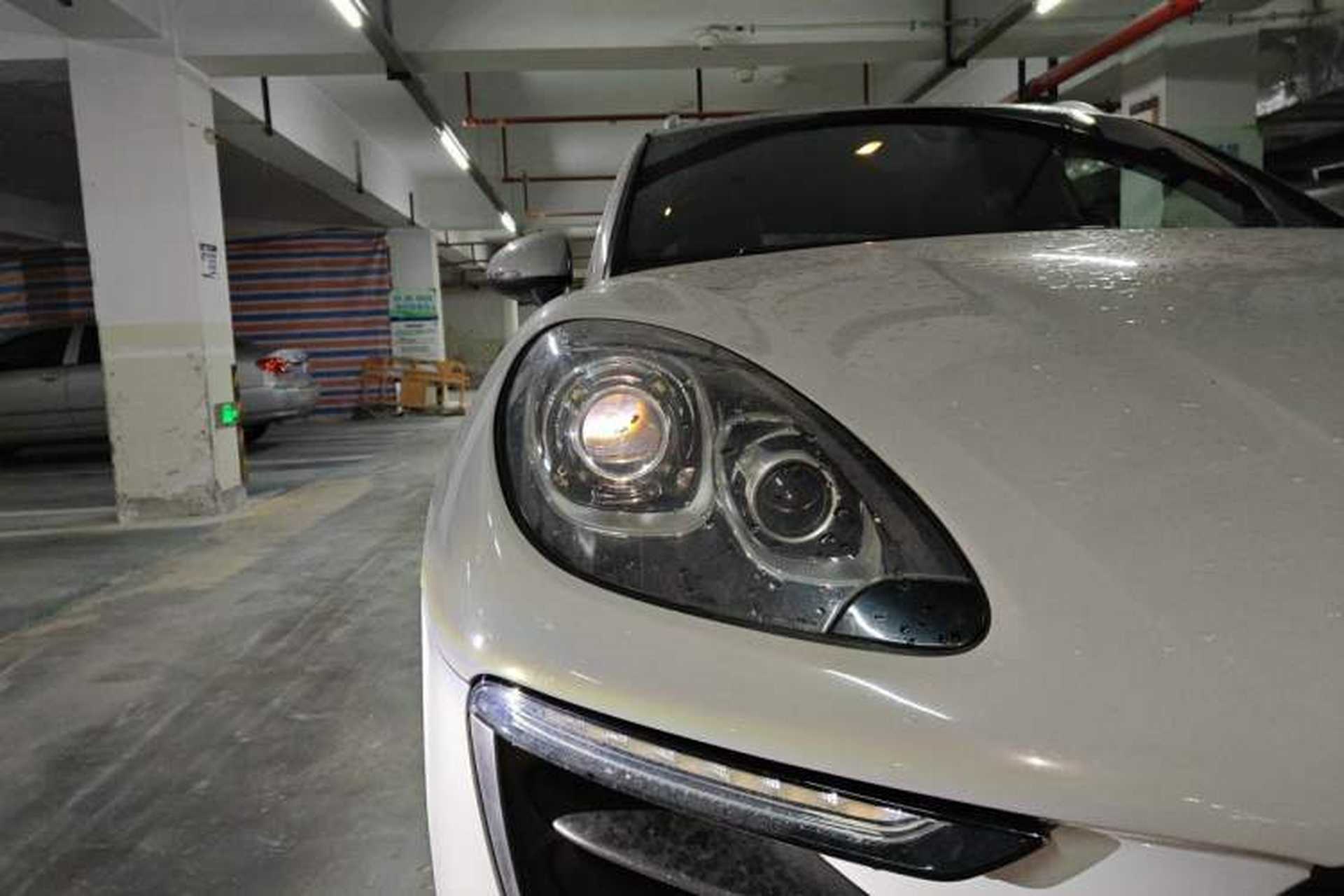 Used Porsche Macan 2014 Macan 2.0T Right Front Headlight