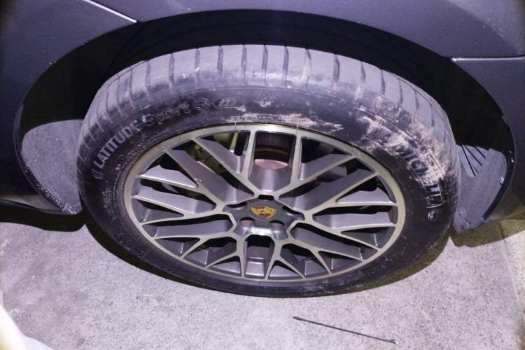 Used Porsche Macan 2014 Macan S 3.0T Right Front Wheel Hub