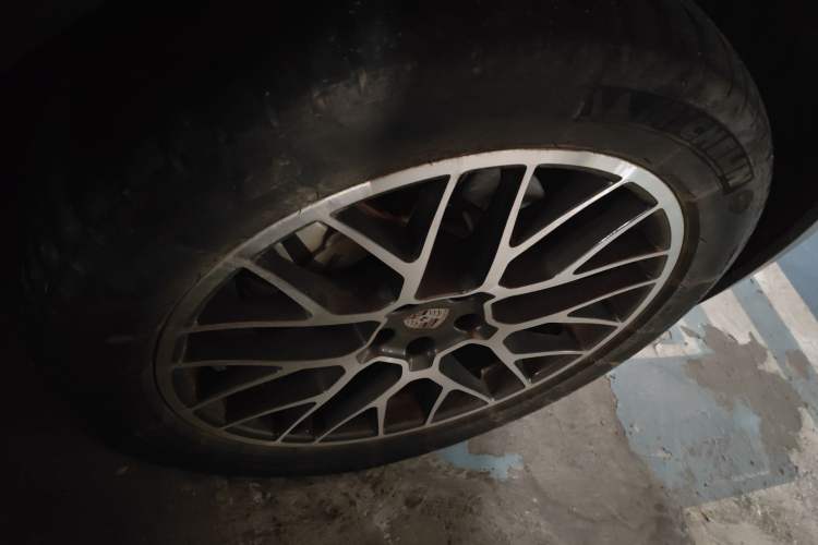 Used Porsche Macan 2014 Macan S 3.0T Right Front Wheel Hub