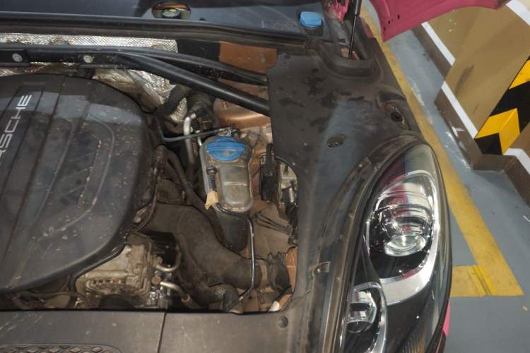 Used Porsche Macan 2014 Macan 2.0T Engine Bay Left