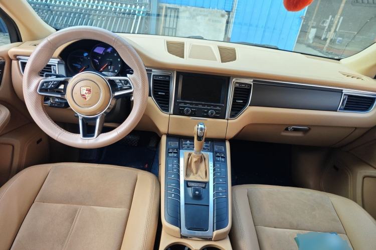Used Porsche Macan 2014 Macan 2.0T Center Console