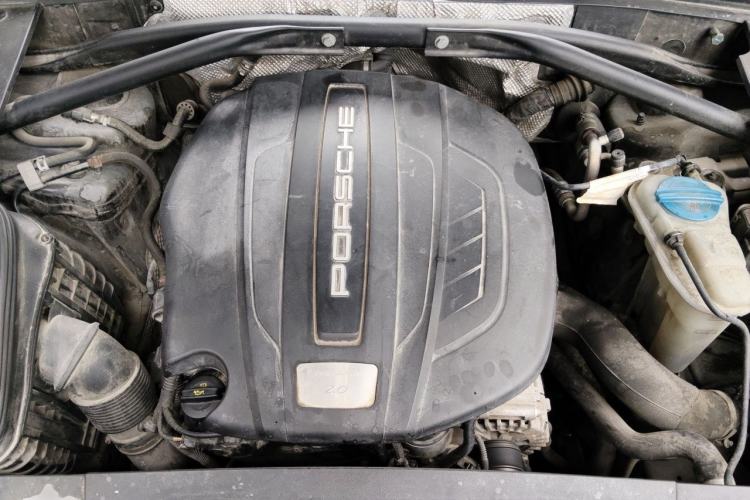Used Porsche Macan 2014 Macan 2.0T Engine Bay