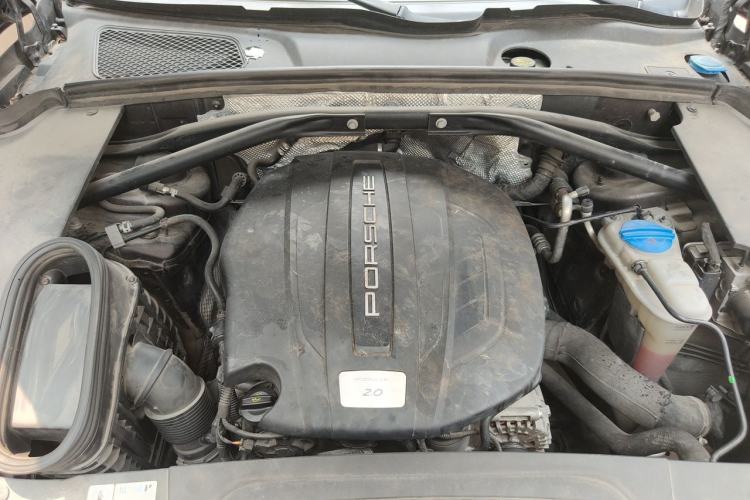 Used Porsche Macan 2014 Macan 2.0T Engine Bay
