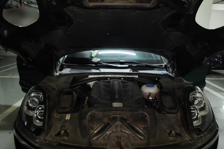 Used Porsche Macan 2014 Macan S 3.0T Engine Bay