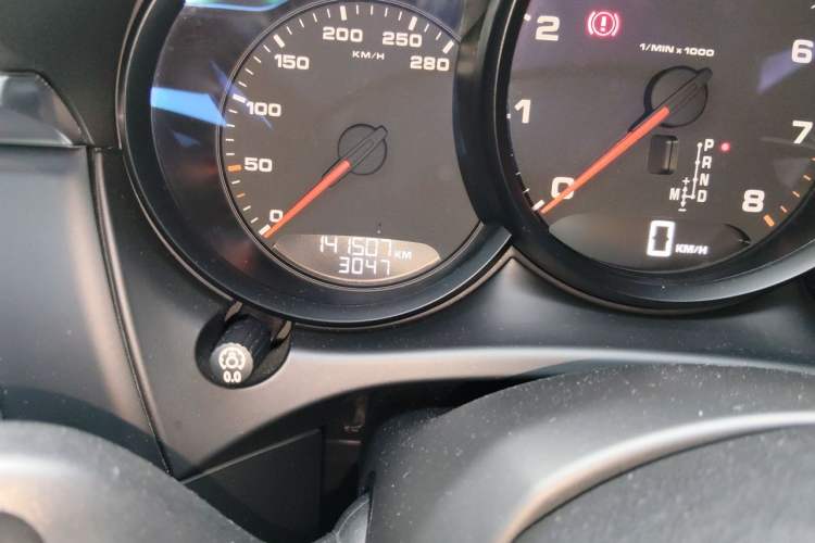 Used Porsche Macan 2014 Macan 2.0T Odometer Close Up