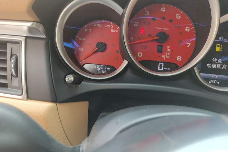 Used Porsche Macan 2014 Macan 2.0T Odometer Close Up