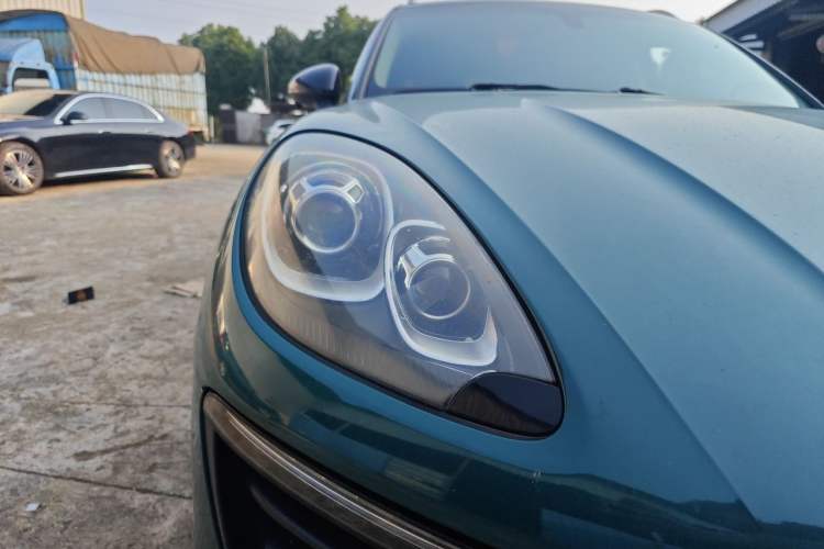 Used Porsche Macan 2014 Macan 2.0T Right Front Headlight