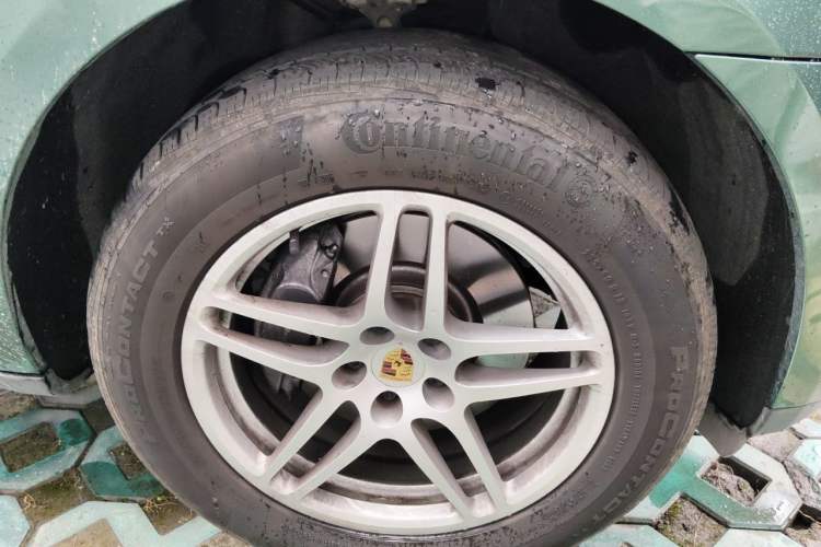 Used Porsche Macan 2014 Macan 2.0T Right Front Wheel Hub