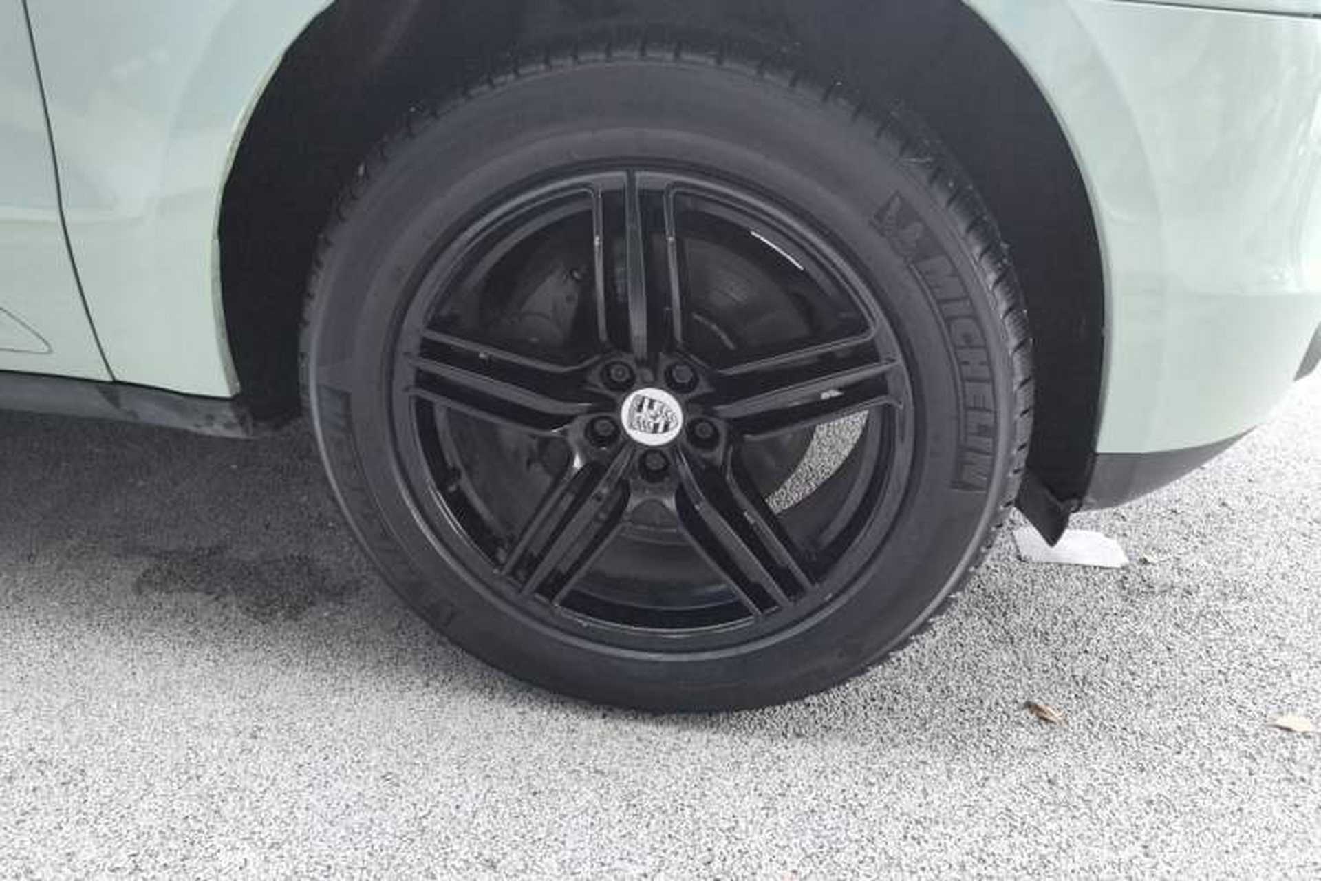 Used Porsche Macan 2014 Macan 2.0T Right Front Wheel Hub