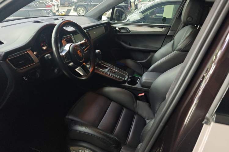Used Porsche Macan 2014 Macan Turbo 3.6T Left Front Seat