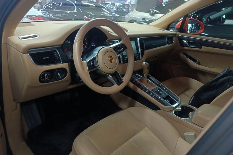 Used Porsche Macan 2014 Macan 2.0T Center Console