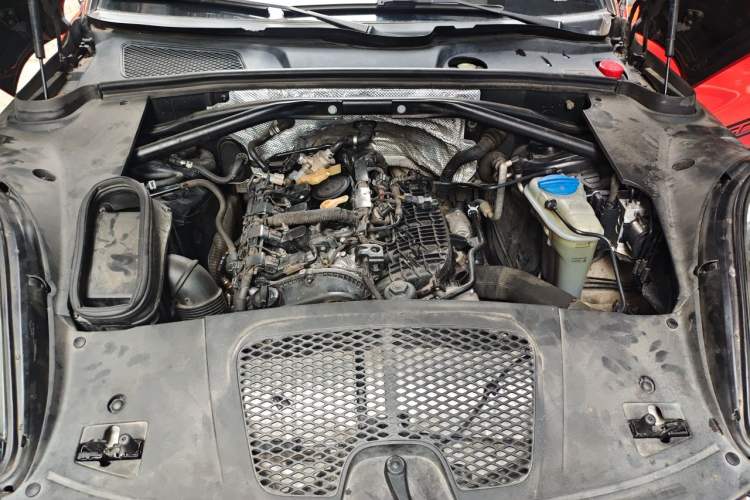 Used Porsche Macan 2014 Macan 2.0T Engine Bay Left