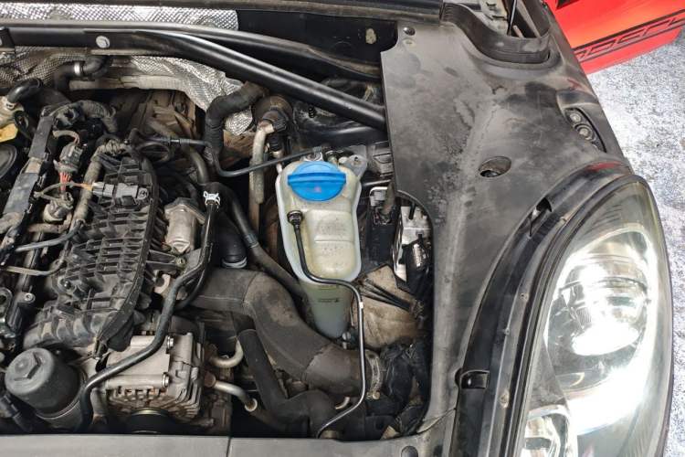 Used Porsche Macan 2014 Macan 2.0T Engine Bay Right