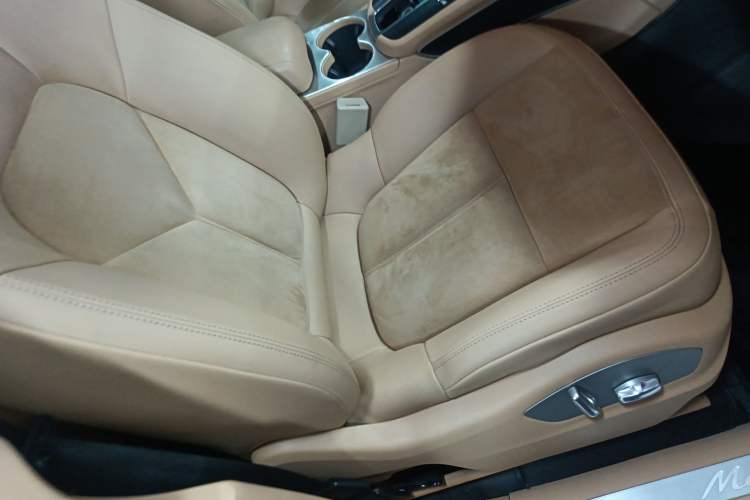 Used Porsche Macan 2014 Macan 2.0T Right Front Seat