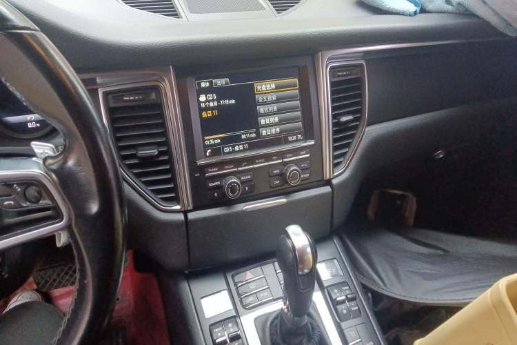 Used Porsche Macan 2014 Macan 2.0T Audio And AC Panel