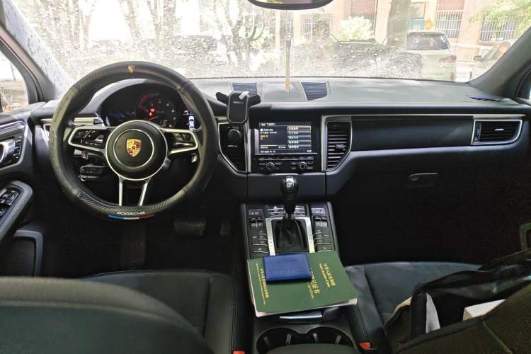 Used Porsche Macan 2014 Macan 2.0T Center Console