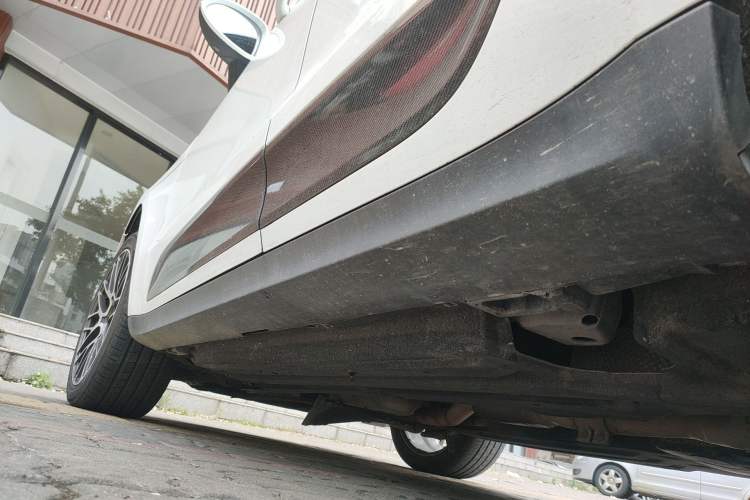 Used Porsche Macan 2014 Macan 2.0T Chassis Rear Left