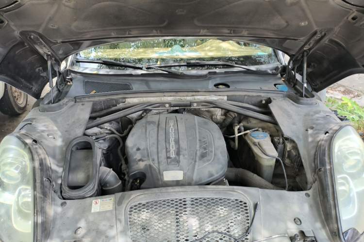 Used Porsche Macan 2014 Macan 2.0T Engine Bay