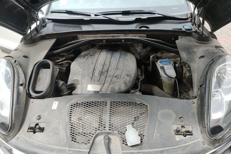 Used Porsche Macan 2014 Macan 2.0T Engine Bay