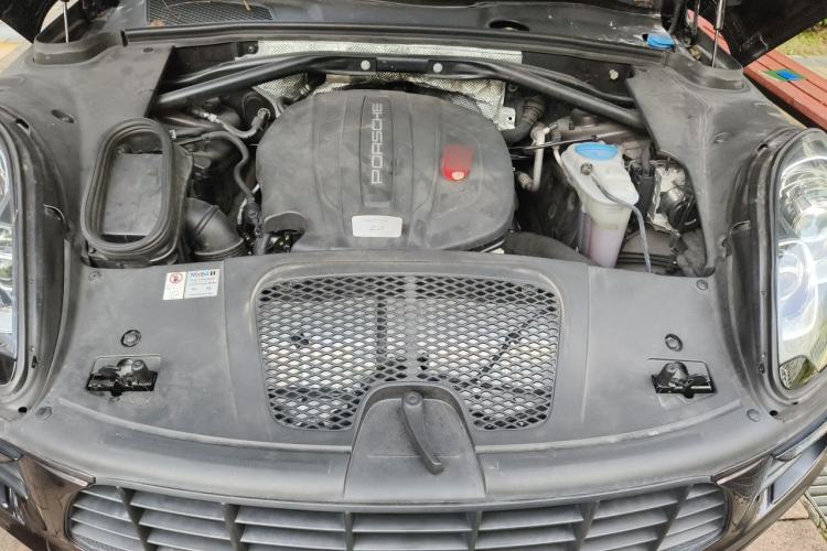 Used Porsche Macan 2014 Macan 2.0T Engine Bay