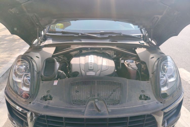 Used Porsche Macan 2014 Macan 2.0T Engine Bay