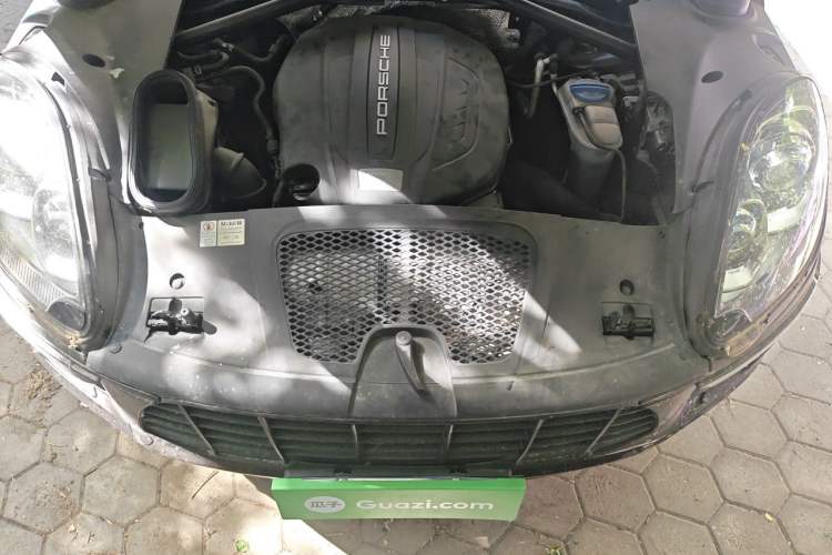Used Porsche Macan 2014 Macan 2.0T Engine Bay