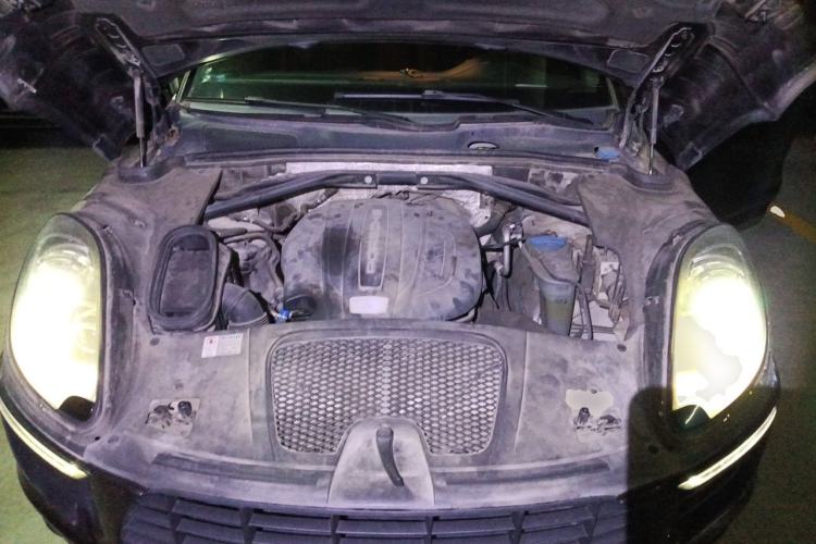 Used Porsche Macan 2014 Macan 2.0T Engine Bay