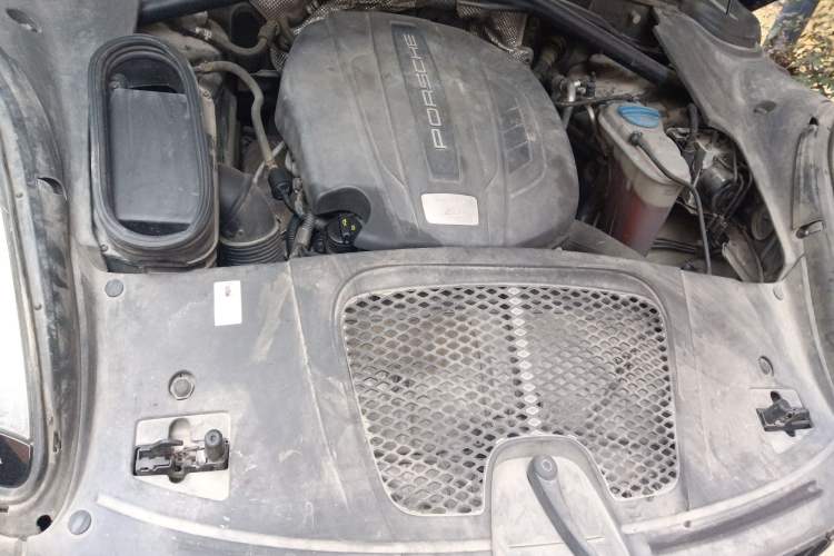 Used Porsche Macan 2014 Macan 2.0T Engine Bay