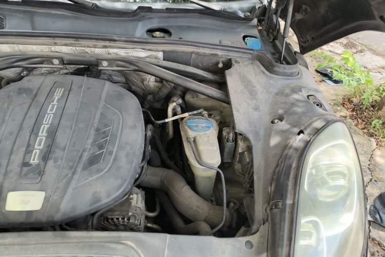 Used Porsche Macan 2014 Macan 2.0T Engine Bay Left