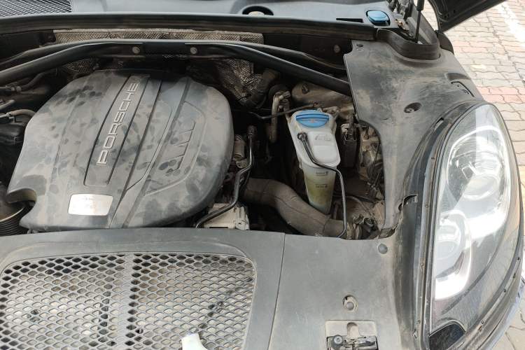 Used Porsche Macan 2014 Macan 2.0T Engine Bay Left