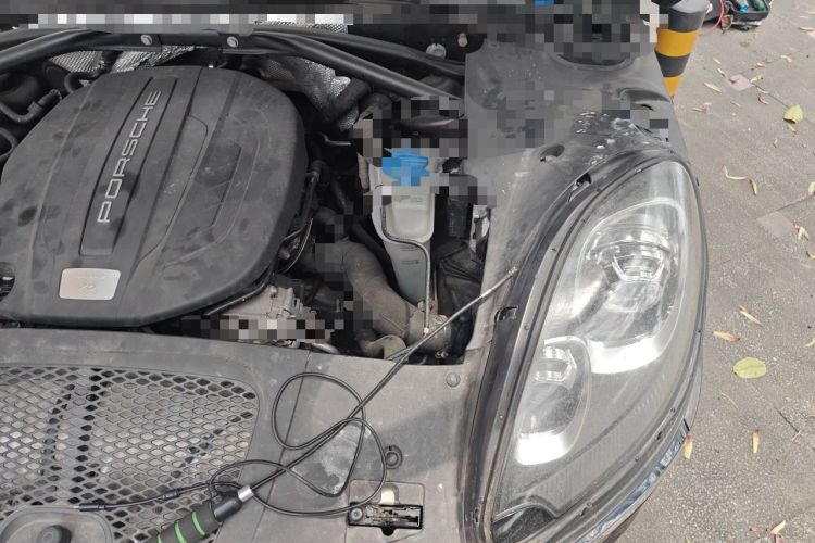 Used Porsche Macan 2014 Macan 2.0T Engine Bay Left